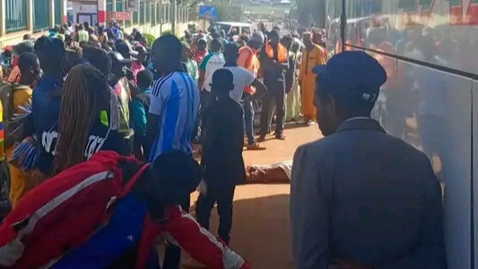 Infos Cameroun : Un homme se donne la mort en entrant sous les roues d’un bus de touristique voyage
