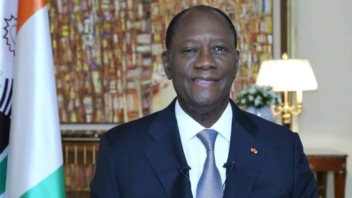 Alassane Ouattara a limogé son Premier ministre et a dissous le gouvernement