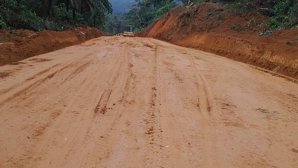 Route Bafang-Nkondjock: l’entreprise poursuit les travaux sur le terrain