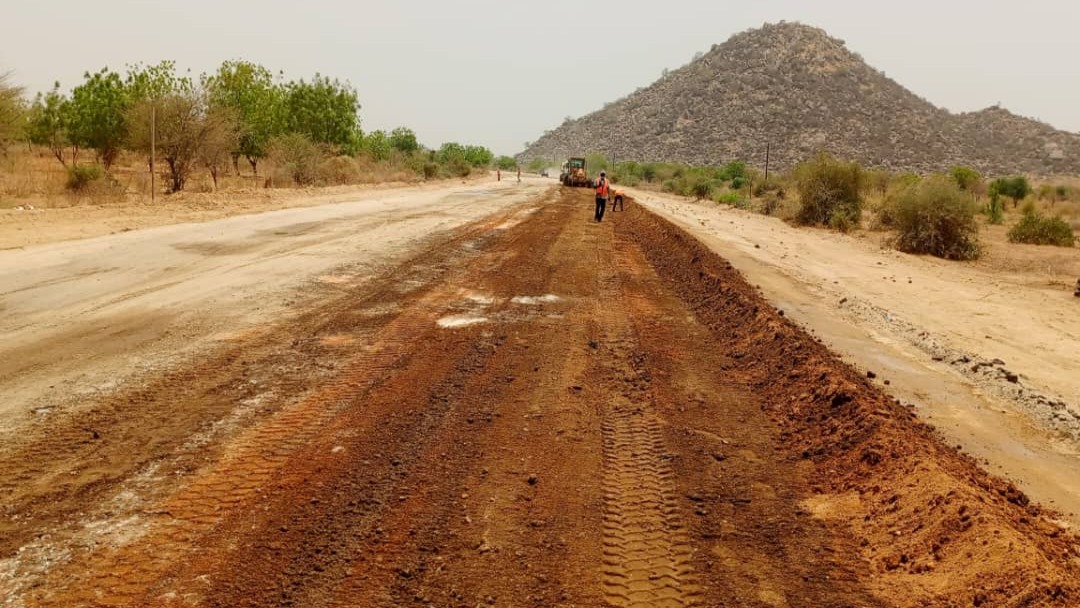 Reconstruction de la route Mora-Dabanga-Kousseri: l’entreprise débute les travaux de mise en forme sur la section Mora-Tchakamari