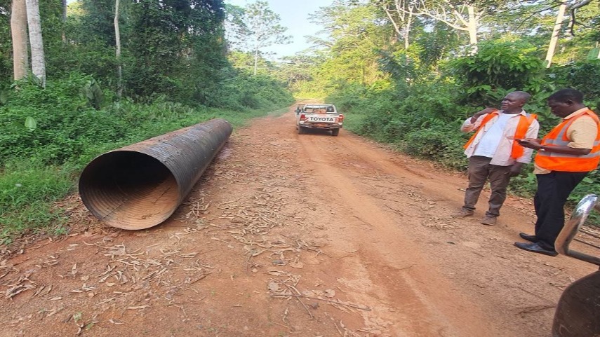 Région de l’Est : l’entreprise s’est fortement mobilisée pour l’entretien aux produits stabilisants de la route en terre Nguili (Inter N10)-Keke-Mengokelé- Mawa (Frontière Congo) (150 km)