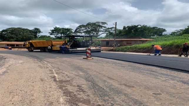 Réhabilitation des tronçons de routes régionales  R0105  ET R0133 : l’Entreprise a démarré les travaux d’entretien de la chaussée du PK0 Ekekam vers Monatélé